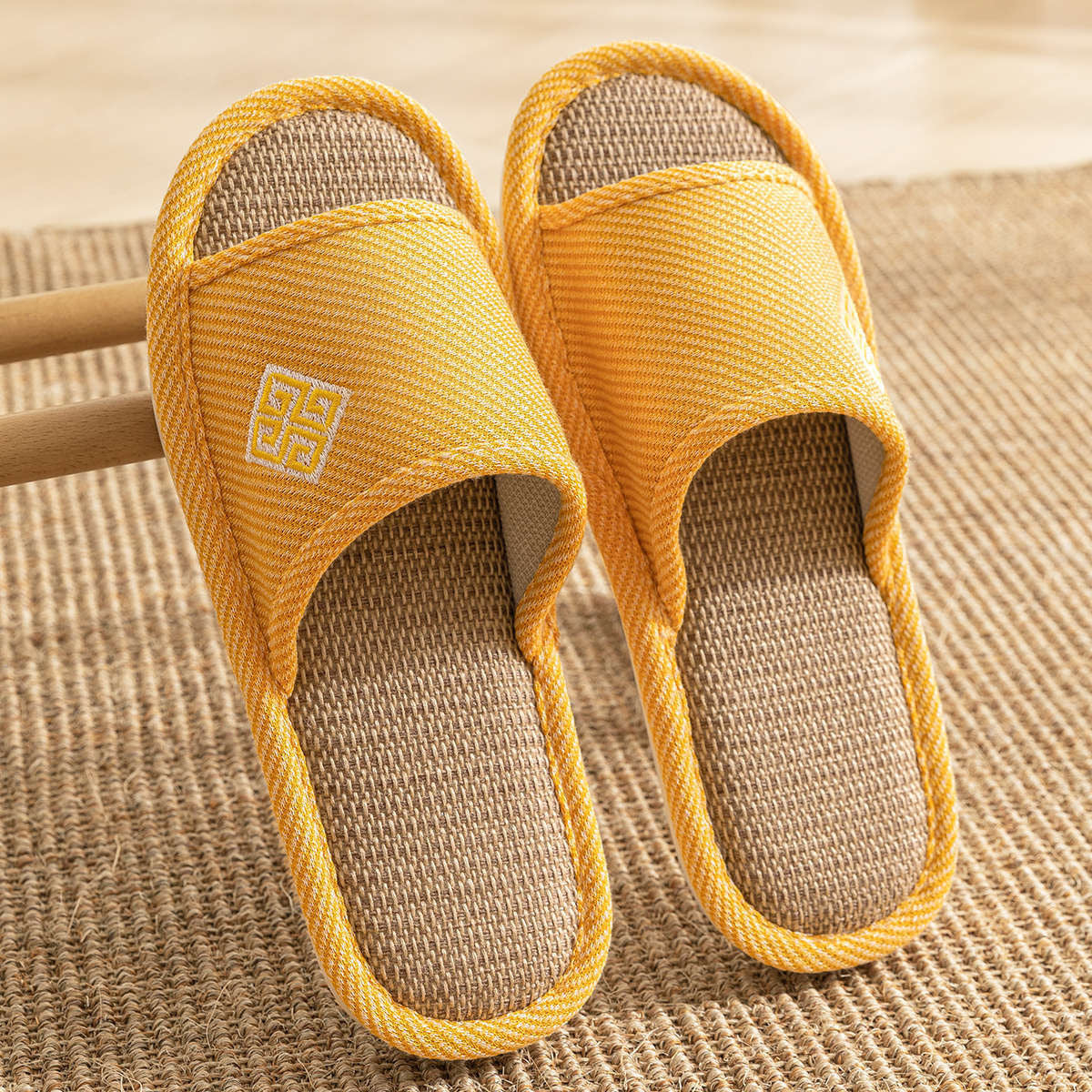 Women’s Linen Slippers – Breathable Non-Slip Indoor Home Sandals for Spring & Autumn